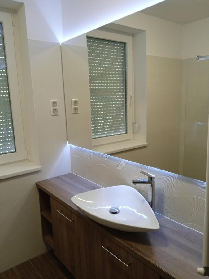 Verebes Apartman Yanıkkale Dış mekan fotoğraf
